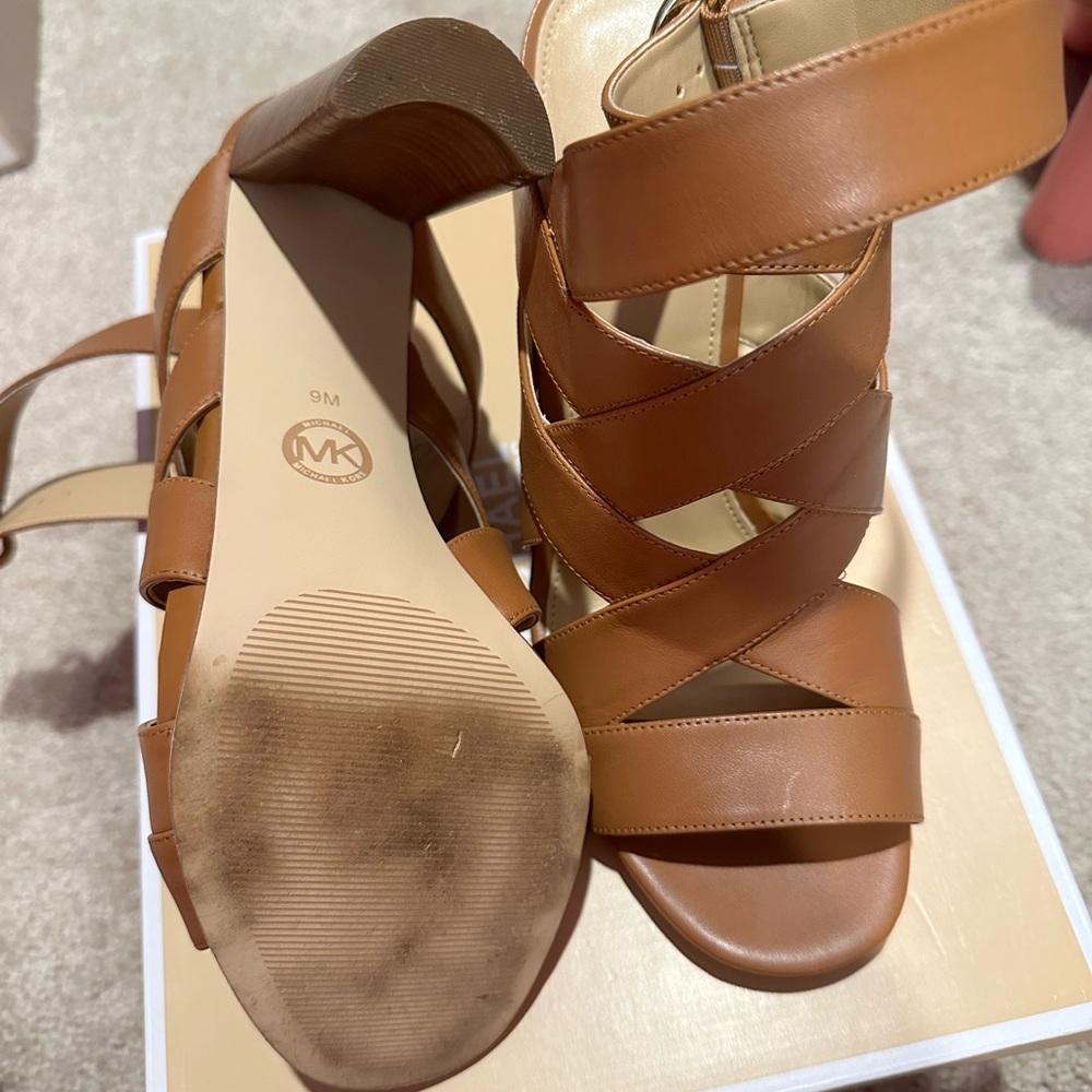 Women’s Michael Kors heels - Picture 3 of 4